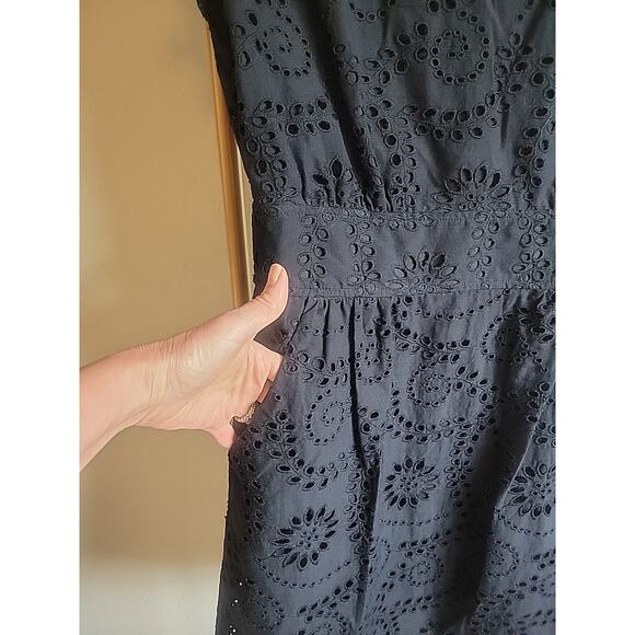 Gianni Bini Black Eyelet V Neck Cap Sleeve Womens Size 6 Mini Dress Pockets - Picture 4 of 10